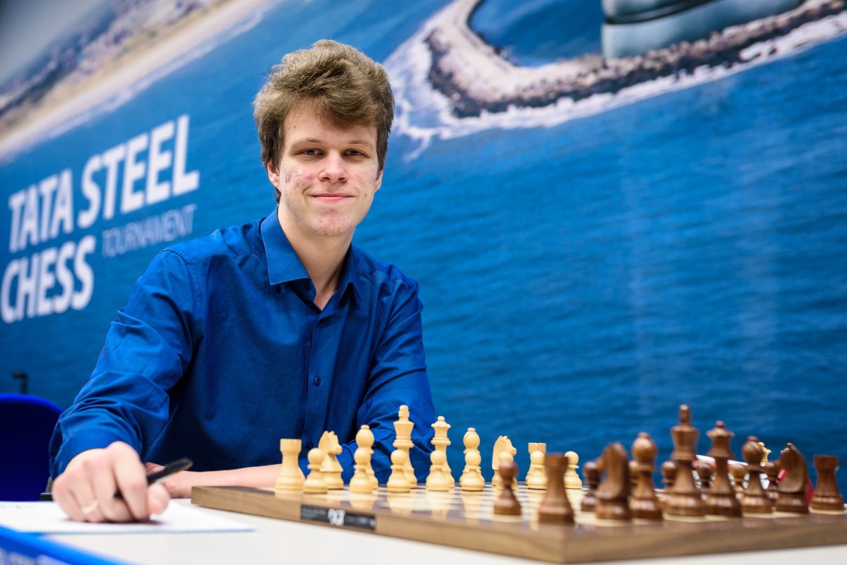 Goldmoney Asian Rapid (4tos de final) Artemiev y Carlsen toman la