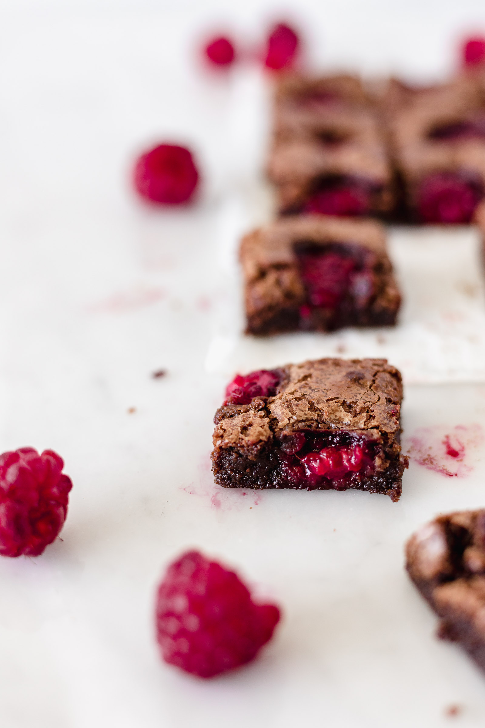 Brownies con frambuesas y chocolate bitter Cravings Journal