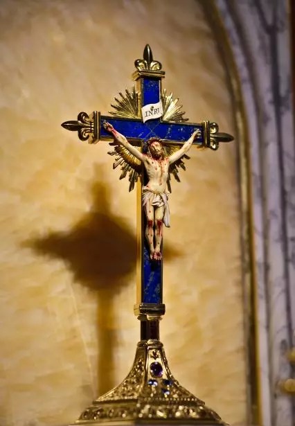 Exaltemos la Cruz: ¿Qué es la Cruz para nosotros? ¿Cómo se carga? Cruz