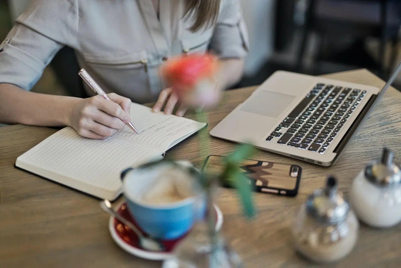 7 Ways to Use Technology to a Better Essay Writer