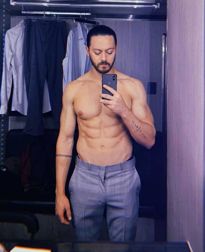 El actor Alfredo Gatica abre su cuenta de OnlyFans Escandala