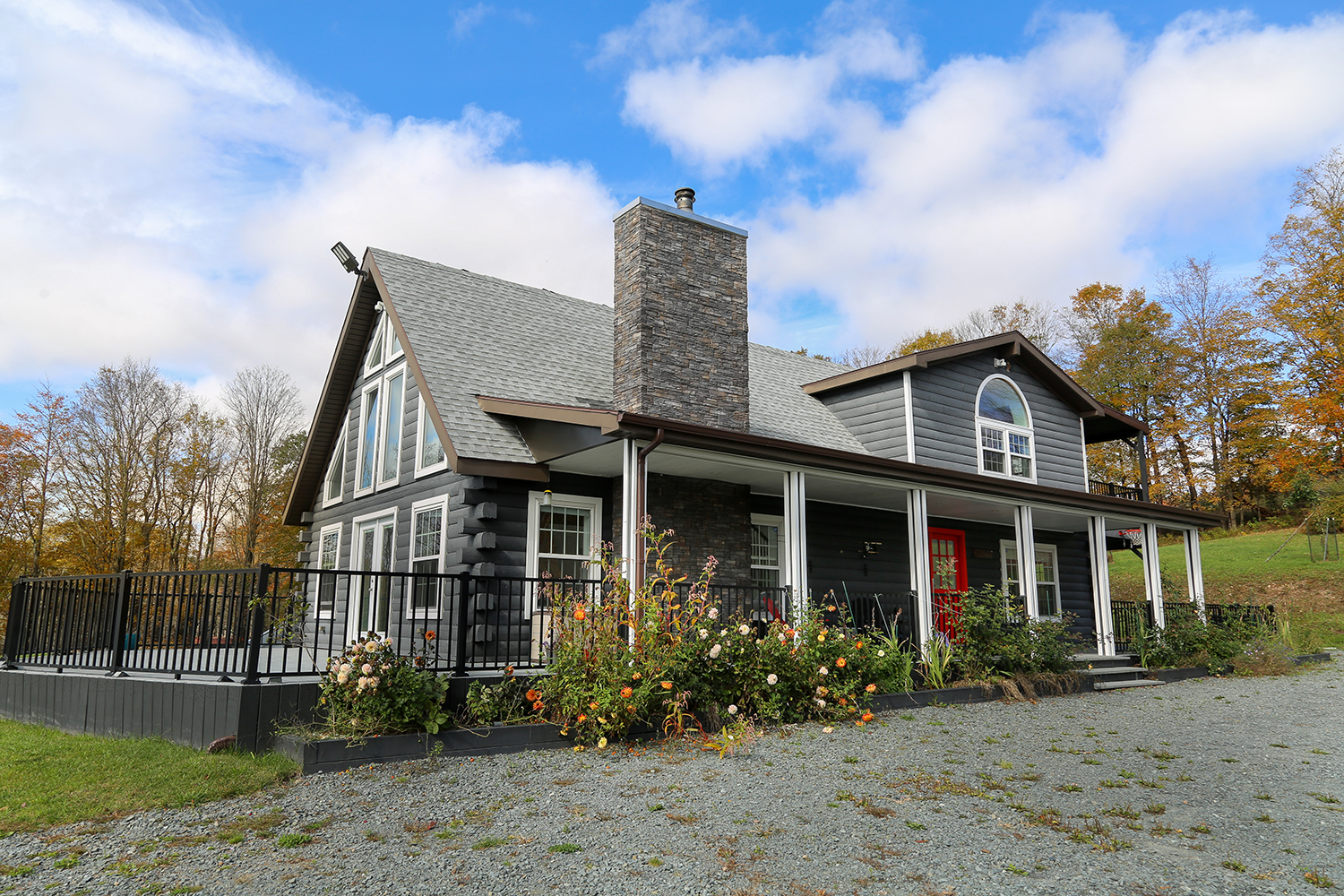 ESCAPE BROOKLYN Breezy Hill Modern Log Home in Parksville, NY