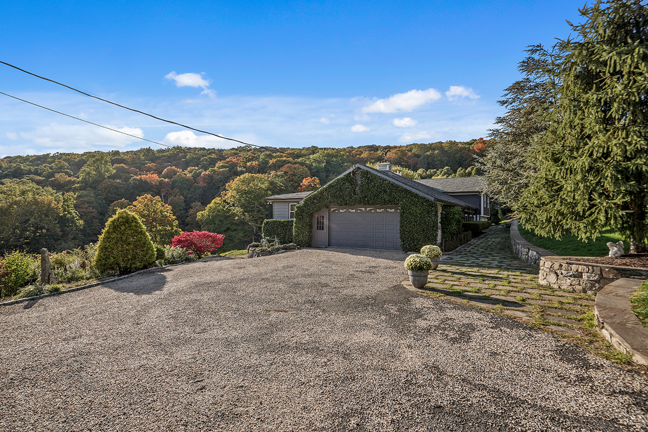 ESCAPE BROOKLYN A Country Retreat in Putnam Valley, NY