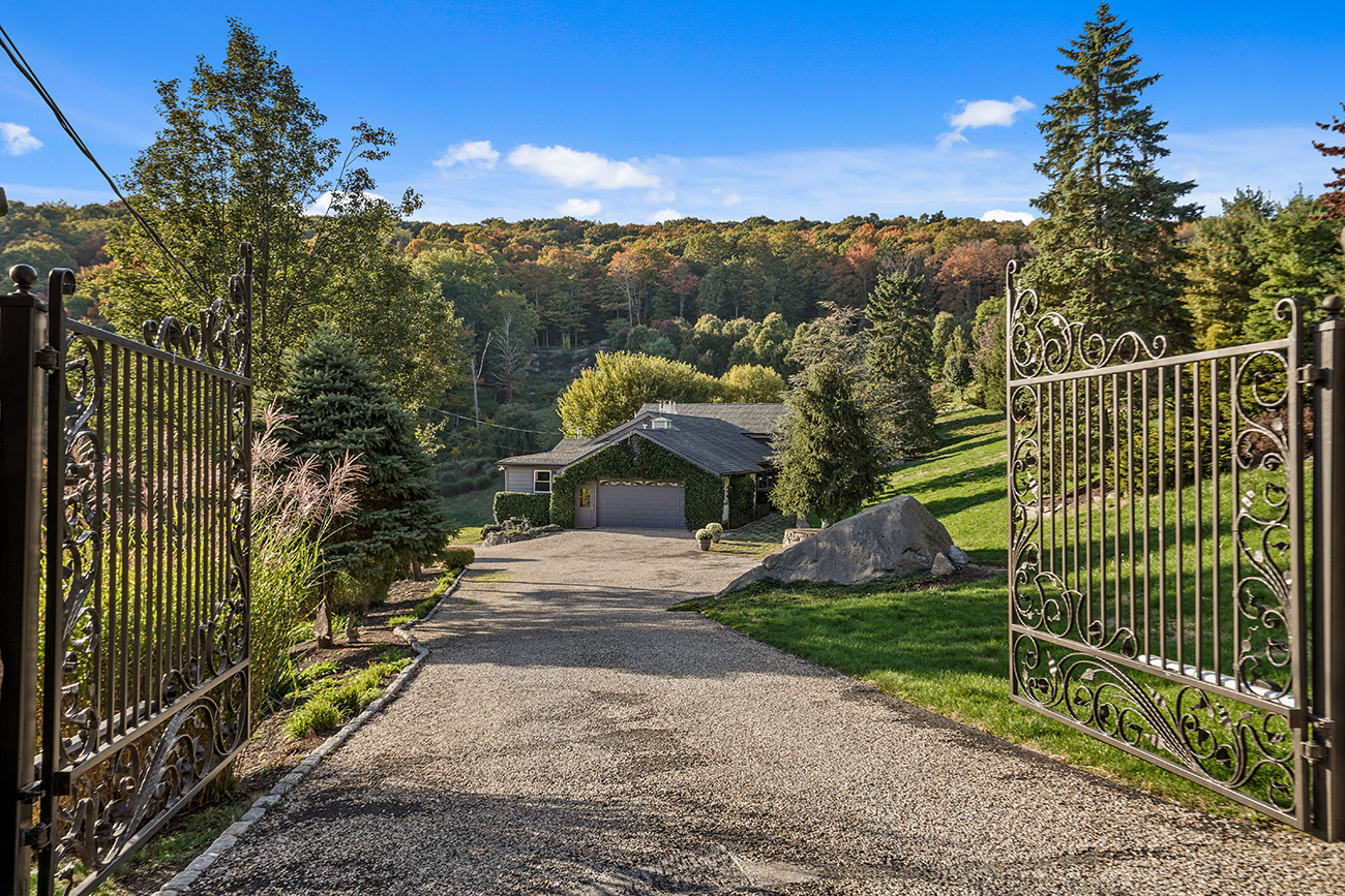 ESCAPE BROOKLYN A Country Retreat in Putnam Valley, NY