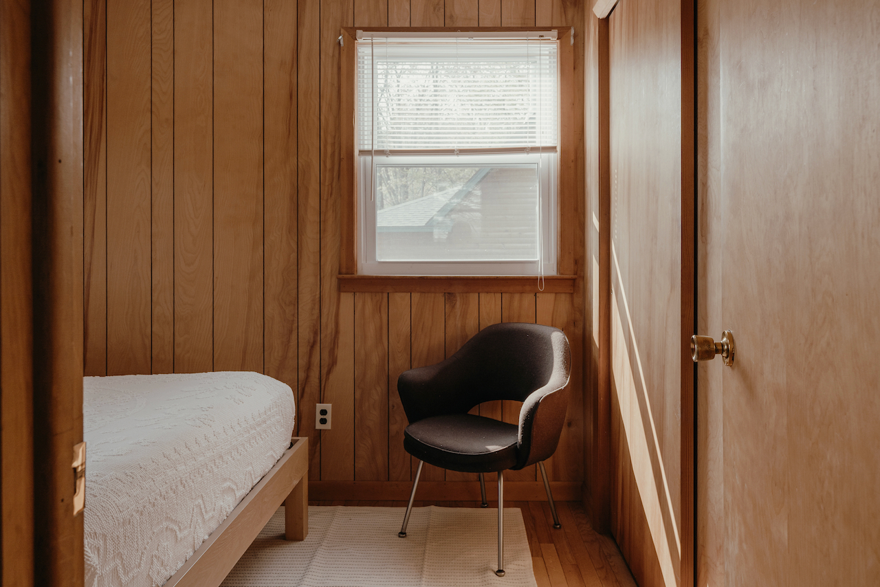 ESCAPE BROOKLYN Midcentury Cottage on Anawanda Lake, Roscoe, NY