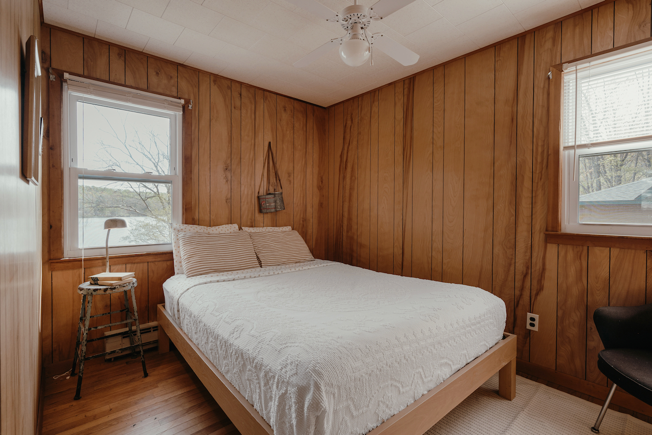 ESCAPE BROOKLYN Midcentury Cottage on Anawanda Lake, Roscoe, NY