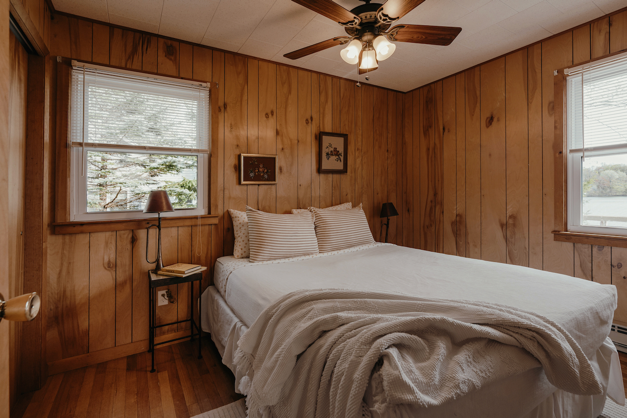 ESCAPE BROOKLYN Midcentury Cottage on Anawanda Lake, Roscoe, NY