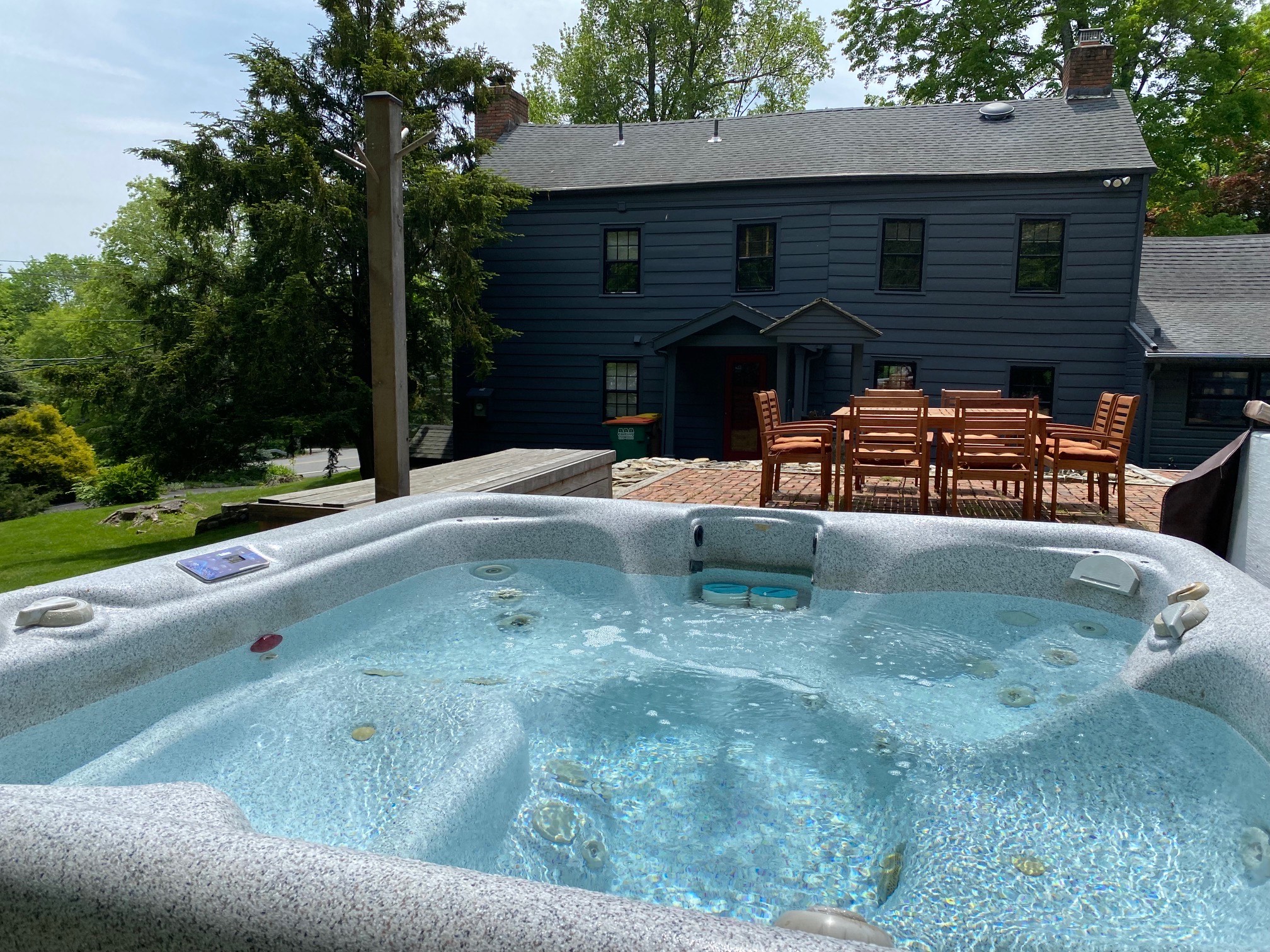 ESCAPE BROOKLYN Oscawana Lake Colonial in Putnam Valley, NY