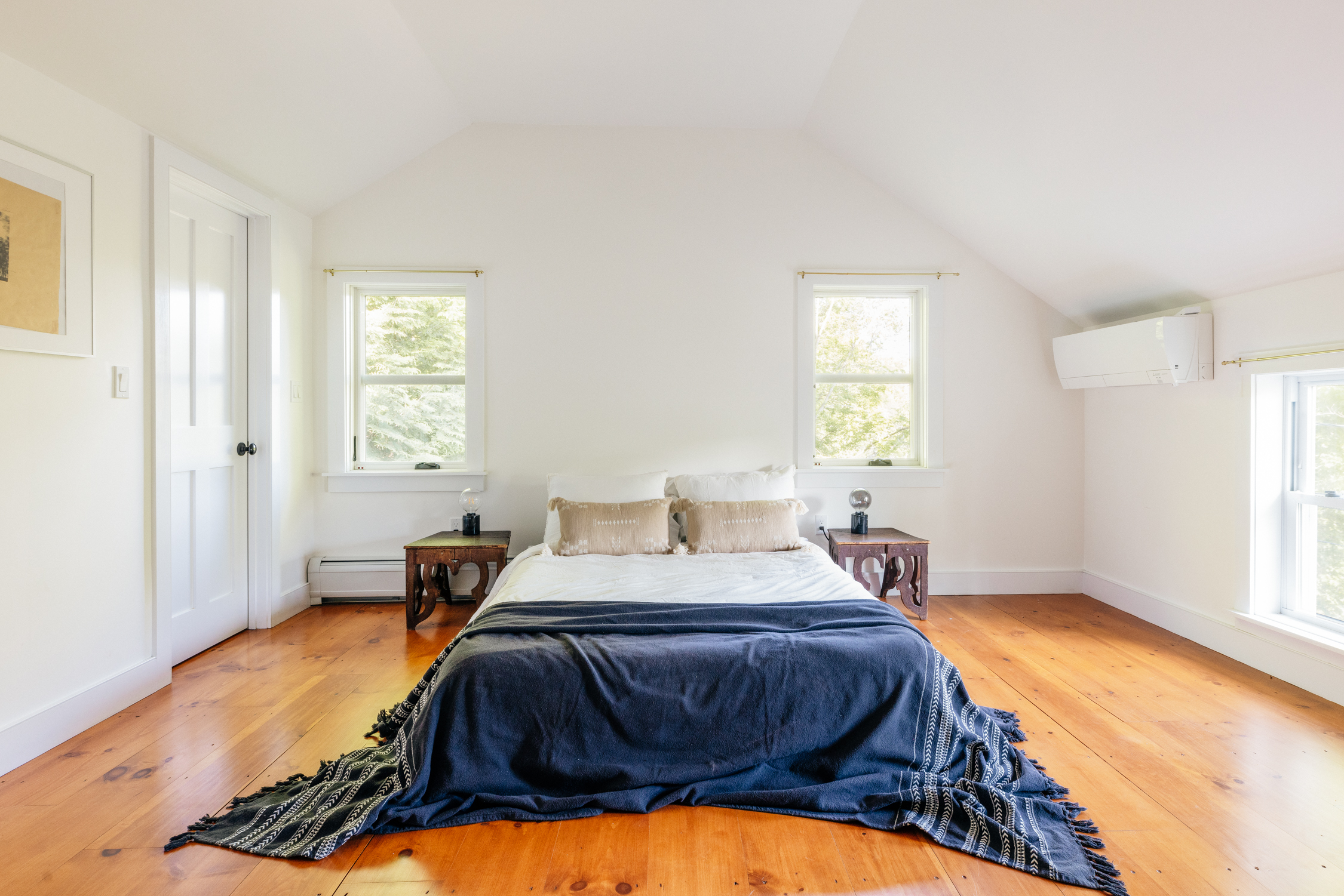 ESCAPE BROOKLYN Charming c1790 Farmhouse in Red Hook, NY