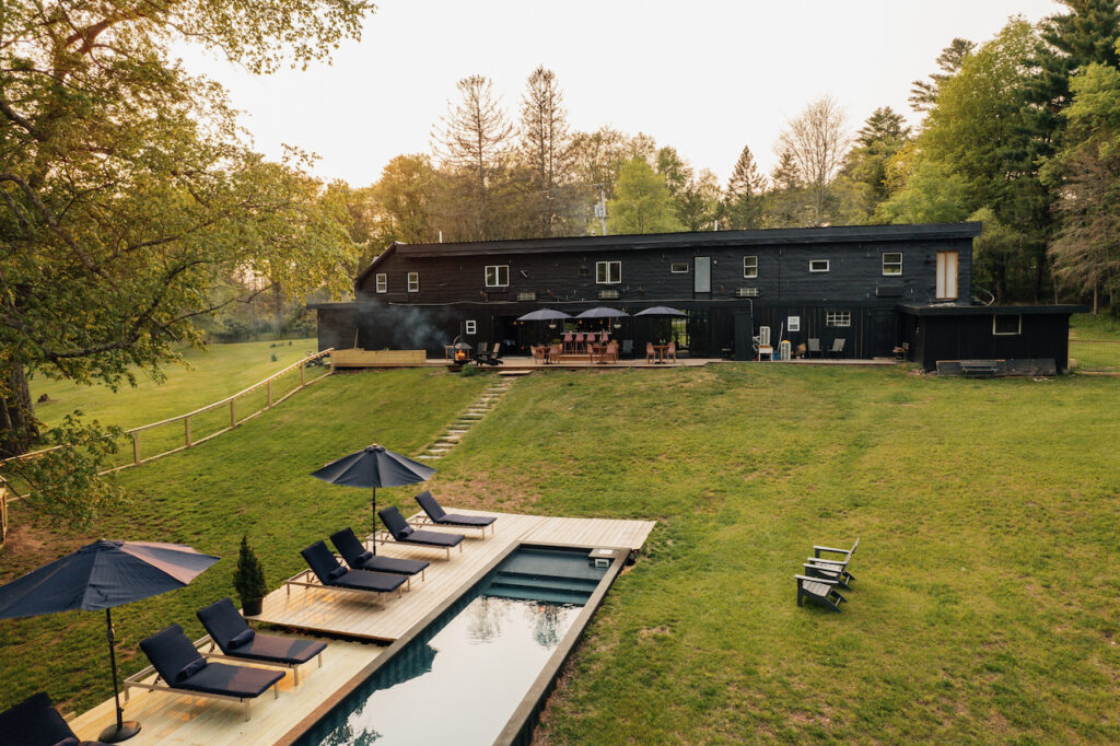 Houseboat in Rockaway Beach, NY ESCAPE BROOKLYN