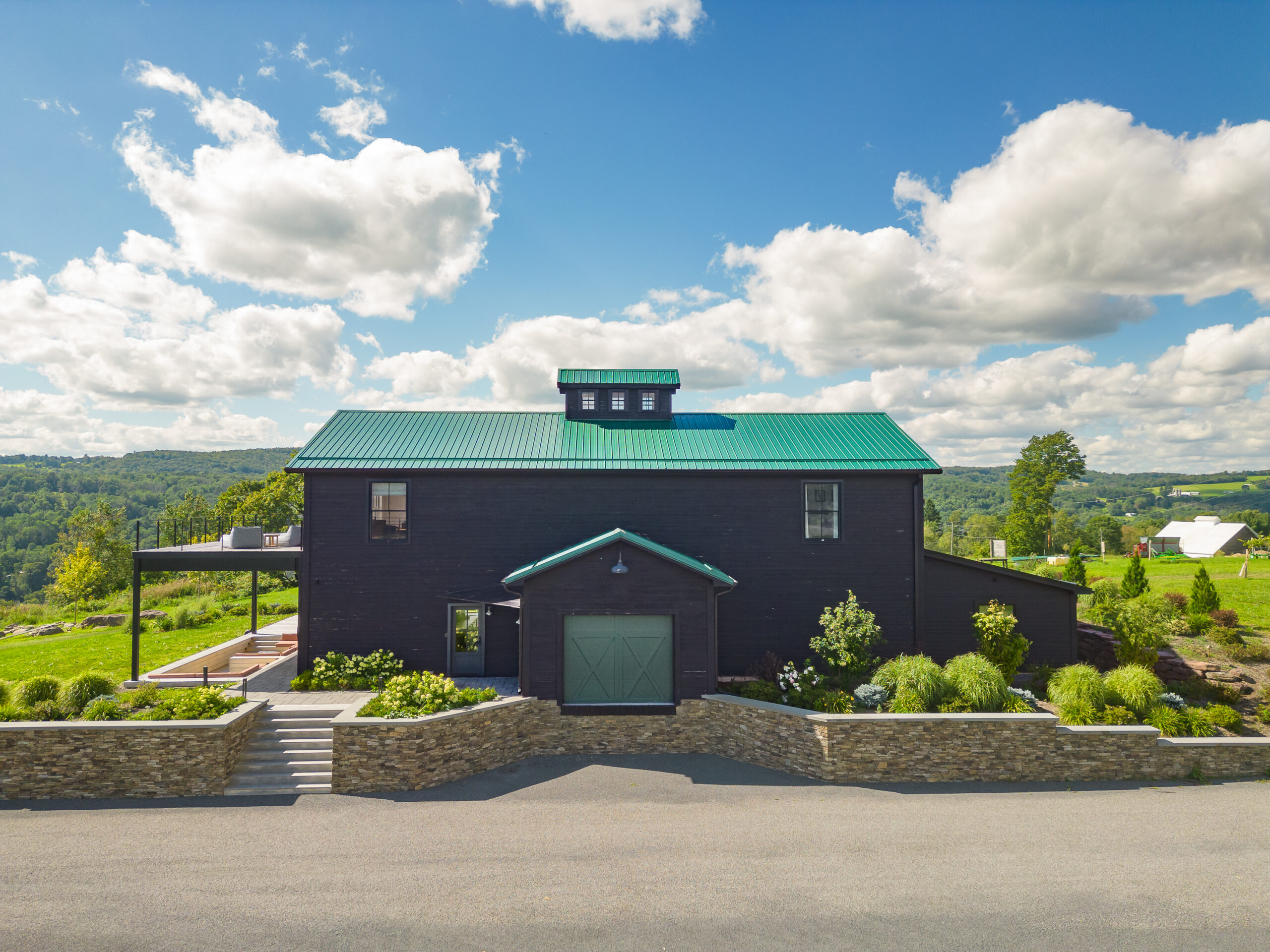 ESCAPE BROOKLYN North Star Farm Luxe Residence & Blueberry Farm in