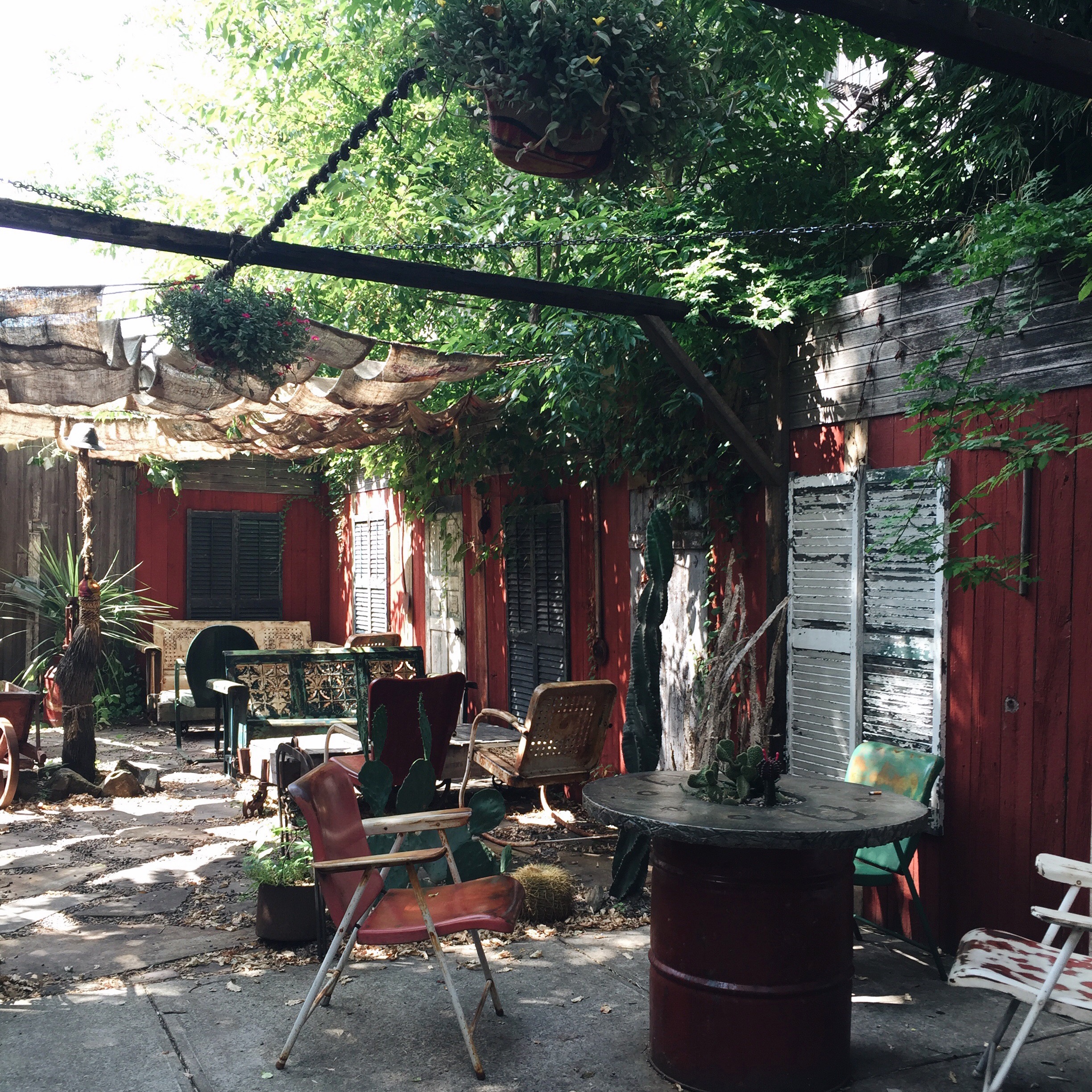 black brick coffee, williamsburg, brooklyn outdoor space escapeyourdesk