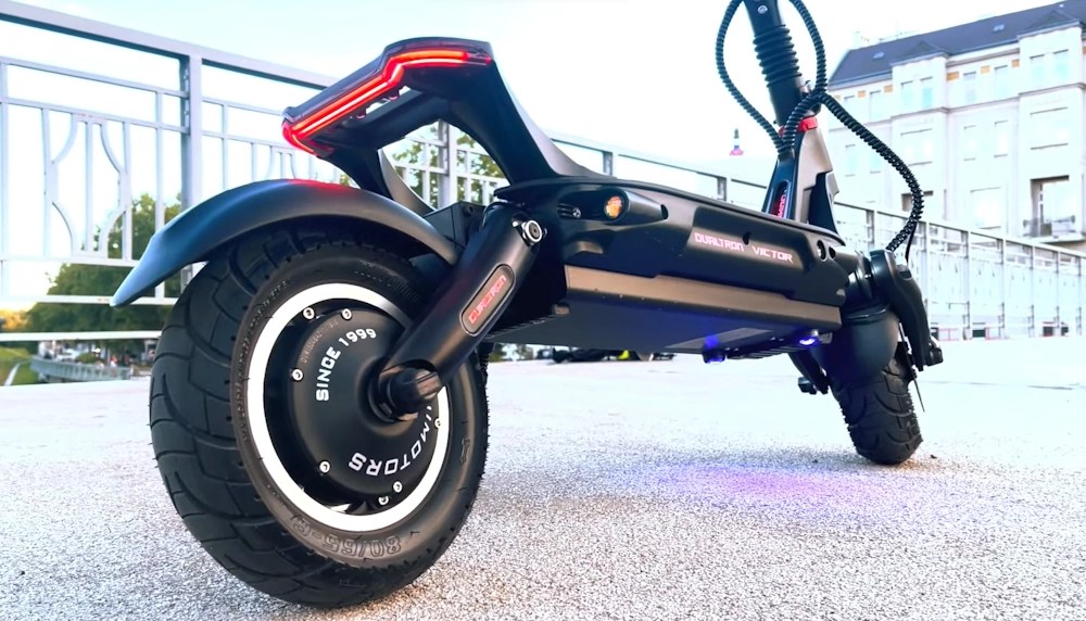 Dualtron Victor Luxury Review [My Experience] - EScooterNerds