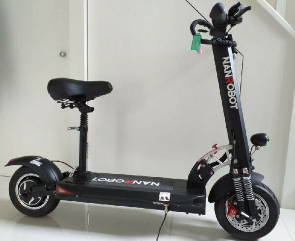 10 Best Electric Scooters With Seats (And What To Know Before Buying