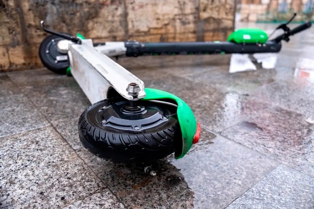 How To Fix A Flat Tire On A Razor Electric Scooter? Escooter