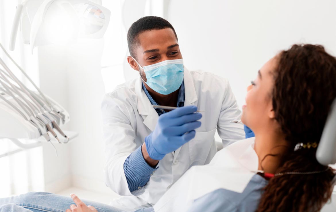 Auxiliar de Odontología + Máster en Urgencias y Quirófano