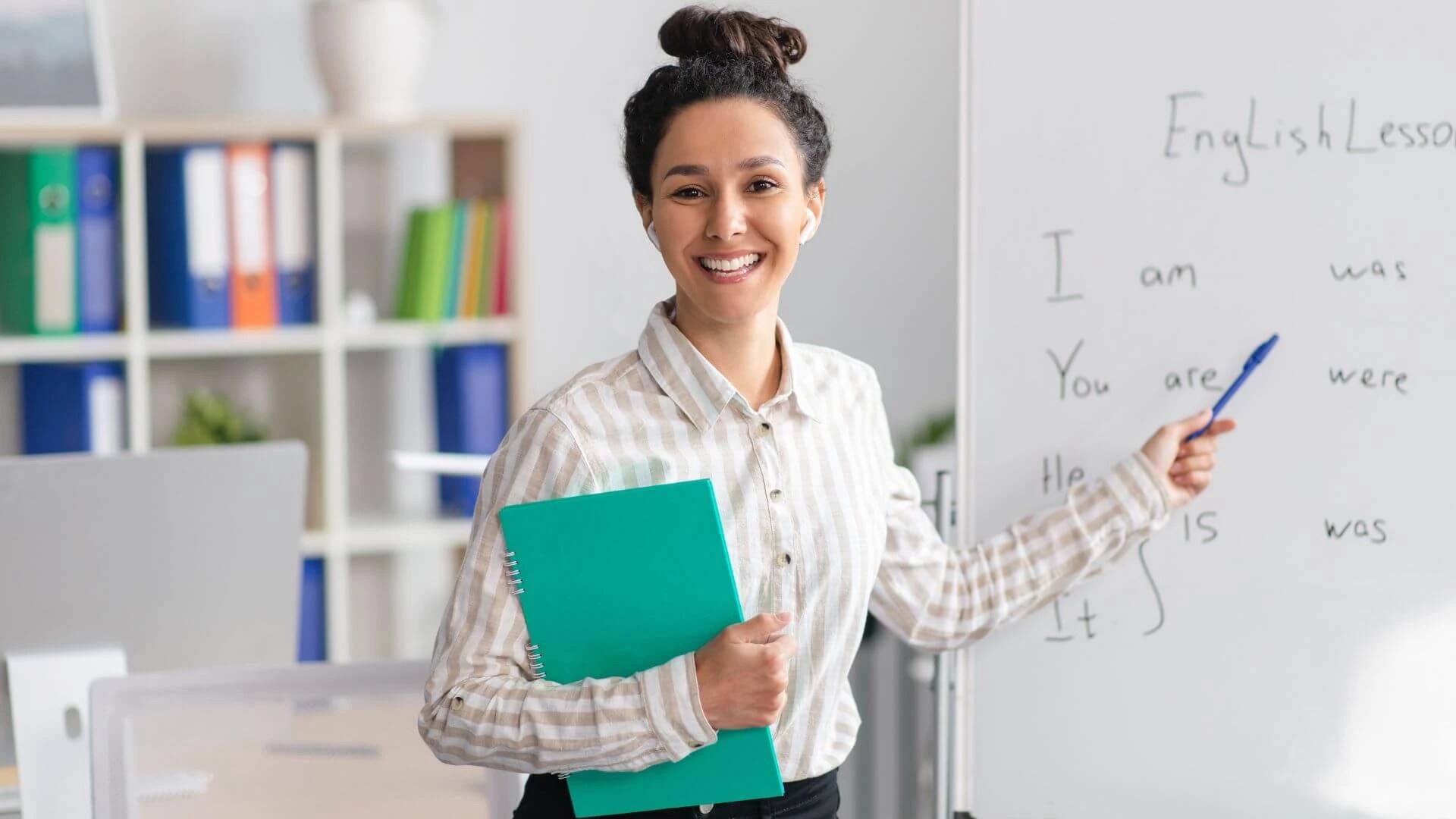 How to a Teacher in Dubai