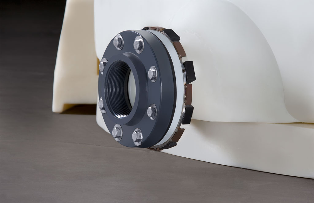 Polyethylene chemical storage tanks, fittings benefits