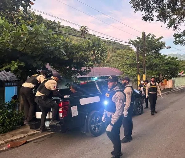 La vega detienen hombre que atacó agentes; Le ocupan drogas y revó