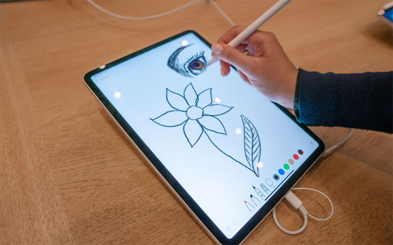 Ipad Proでお絵かき！端末の選び方やお絵かきアプリ、使い方をご紹介。｜お絵かき図鑑 Ipad Proでイラスト描くのに適切なサイズは？11インチと12.9インチ徹底比較 | 絵師ノート