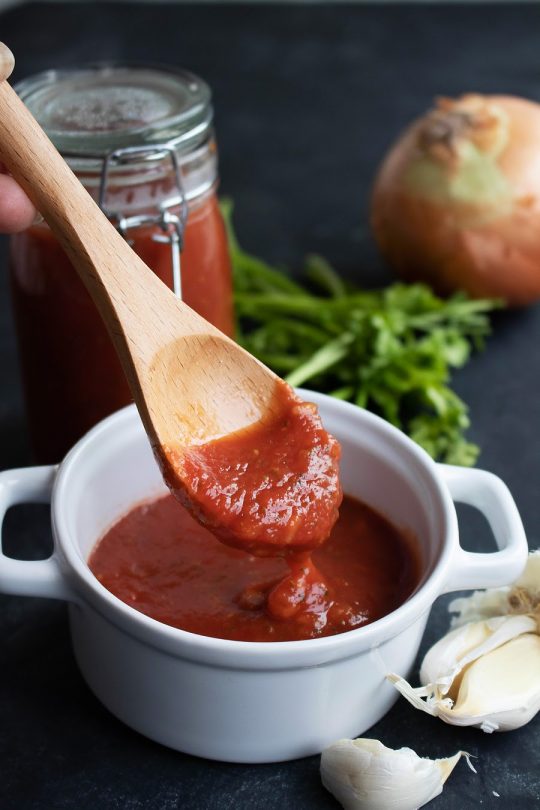 Receta rápida y fácil de salsa marinara keto ¿Es keto esto?