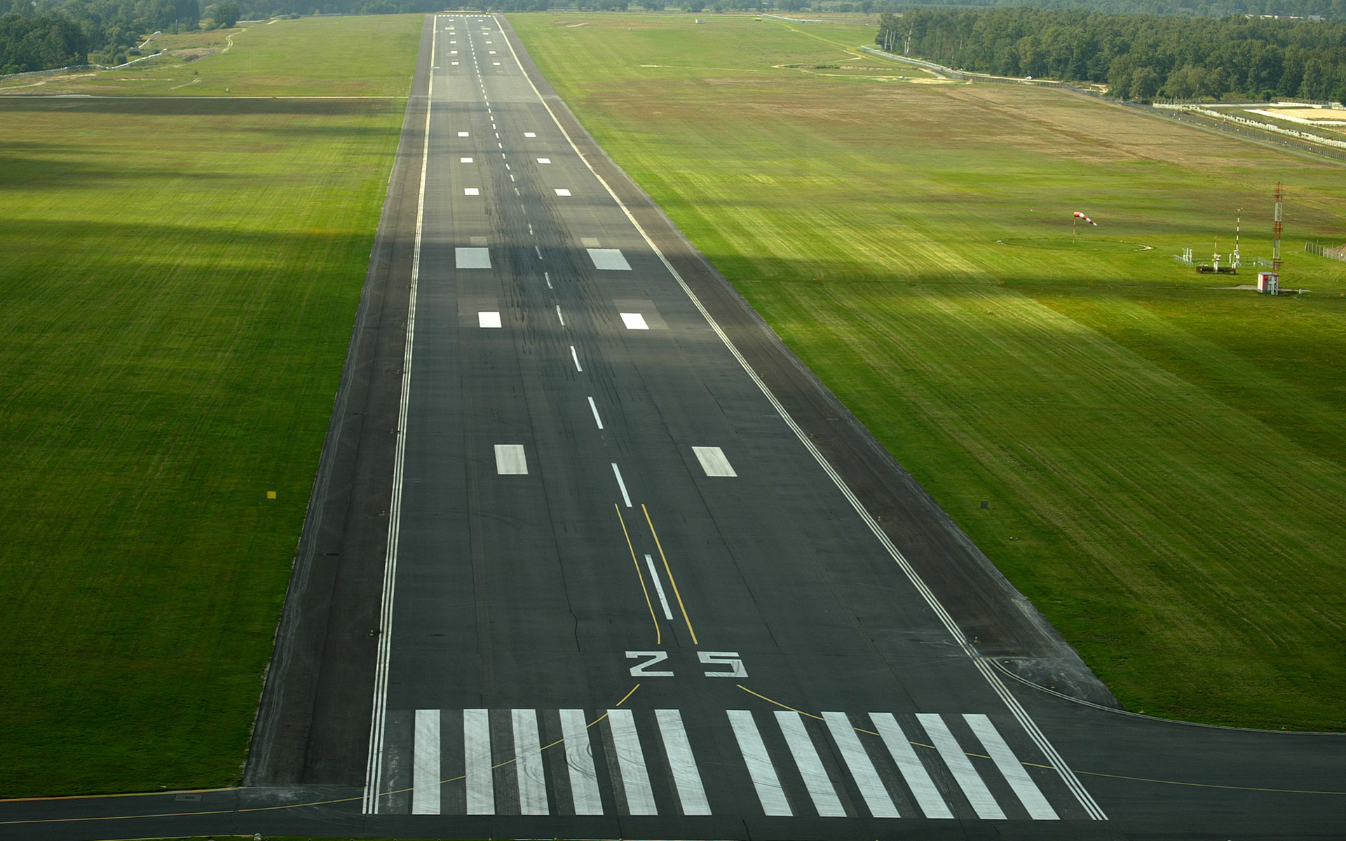Runway wallpaper 1920x1200 81565