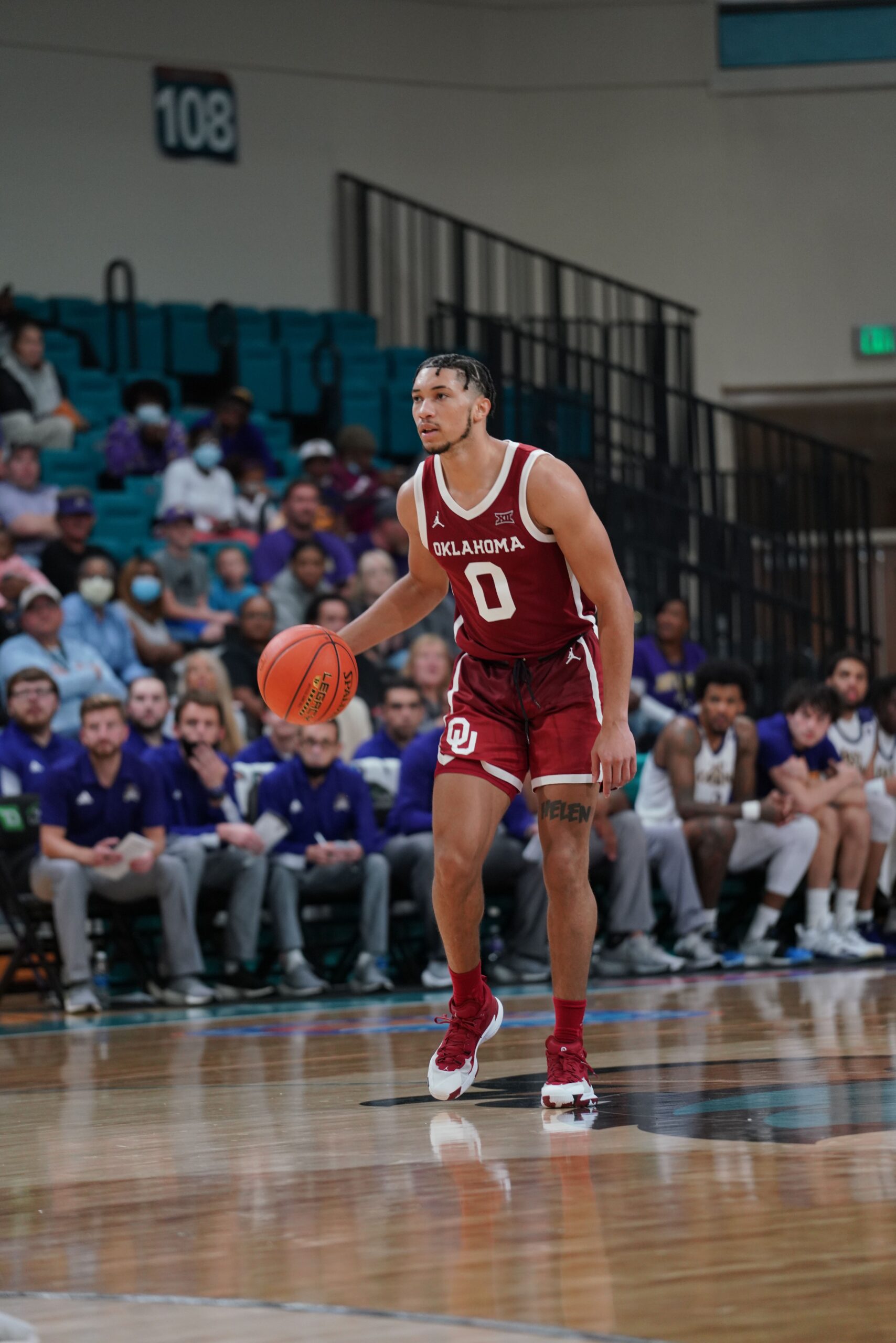 Good and bad on display as Oklahoma holds off East Carolina 7974