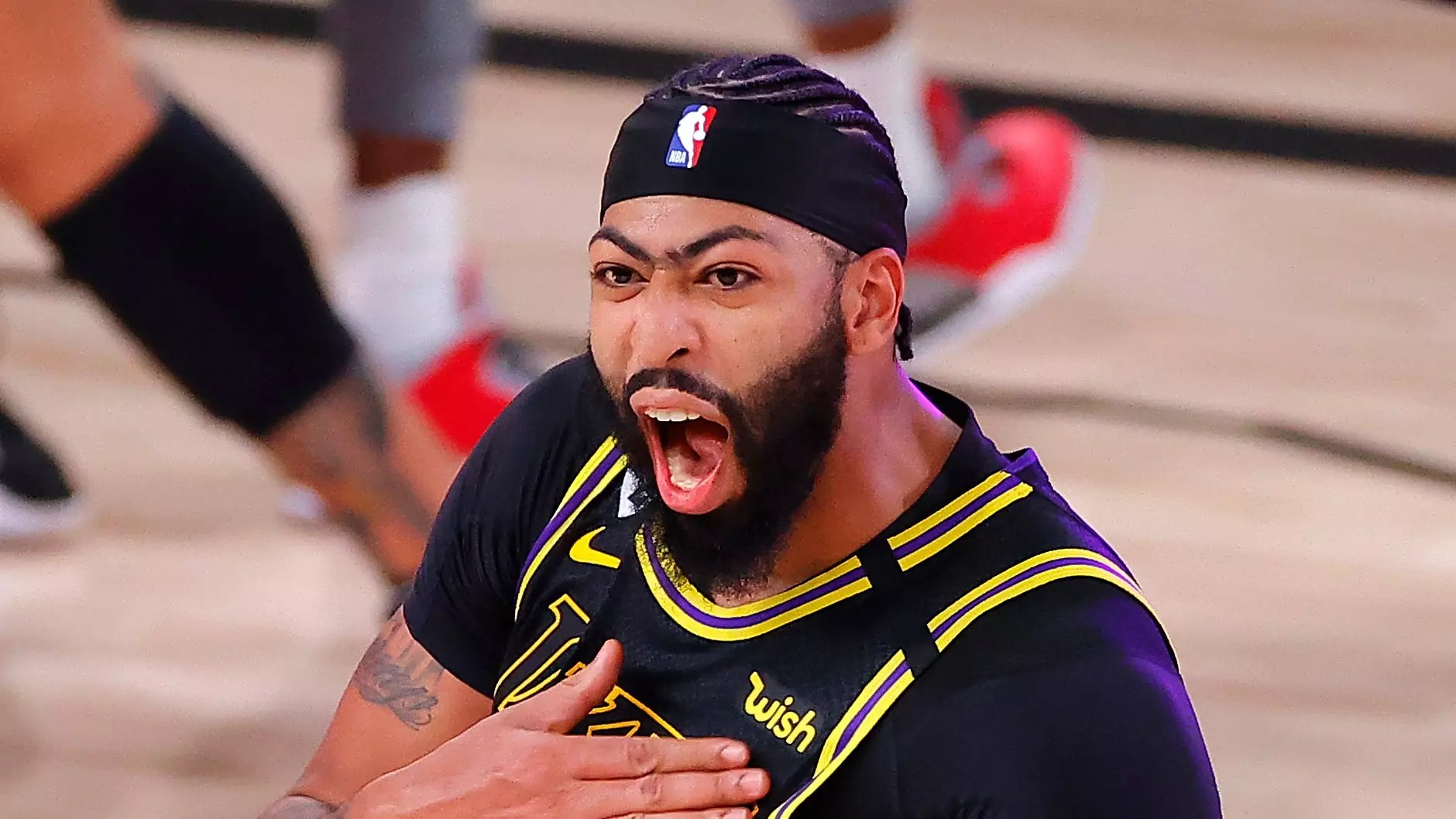 Anthony Davis grita nome de Kobe Bryant após gamewinner