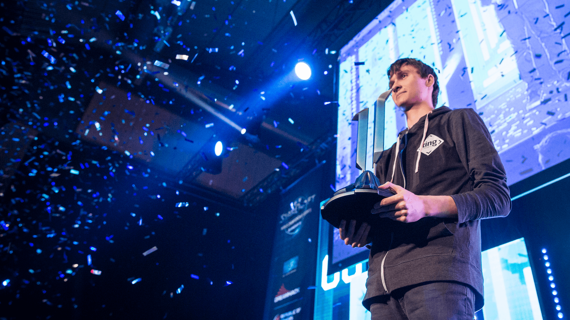 Neeb na najwyższym szczeblu podium WCS Jönköping ESPORT NOW