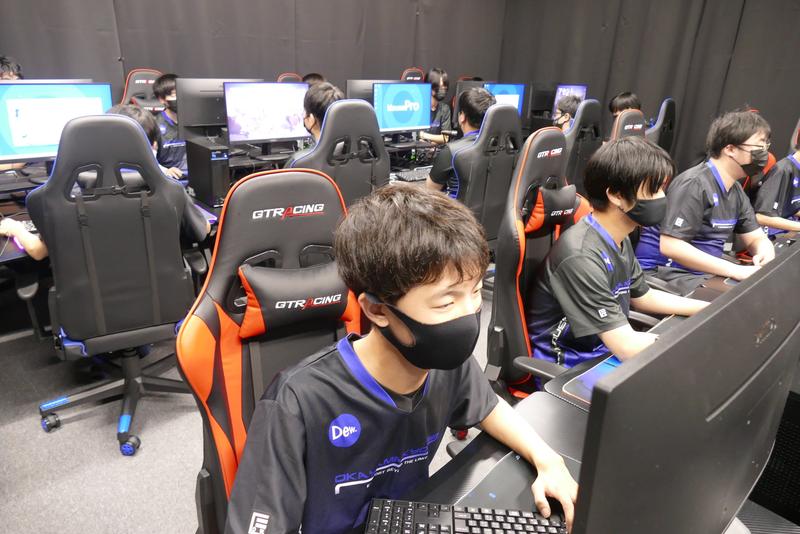 打倒トップ！ eスポーツ強豪校をASUSがサポート、ゲーミングノートPC5台で熱意を後押し ｜ BCN eスポーツ部 ユース世代のeスポーツ