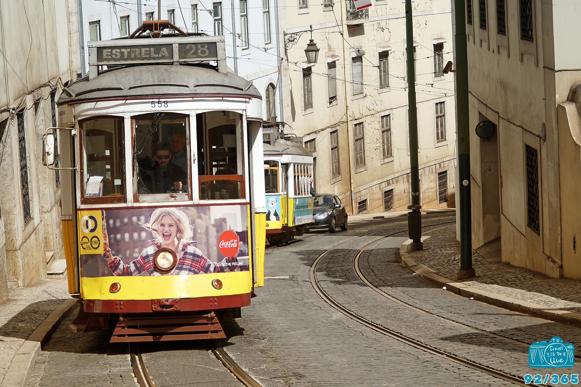 Eléctrico 28, Lisboa (92/365) Espreitar o Mundo