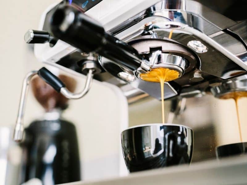 How To Use An Espresso Machine In 6 Easy Steps