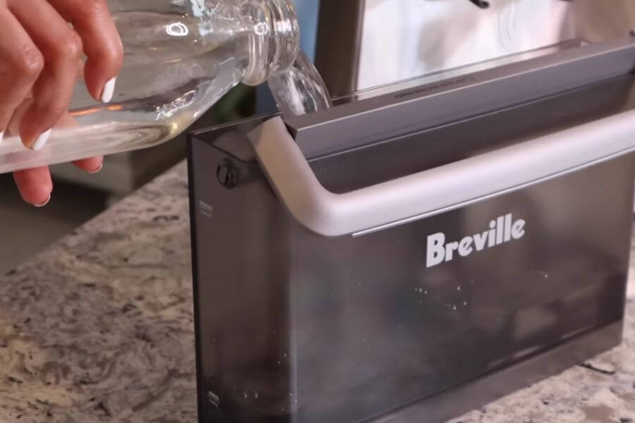 How to Use an Espresso Machine In 5 Easy Steps (Video)