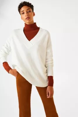 Esprit Met wol/alpaca trui met Vhals kopen in de online shop