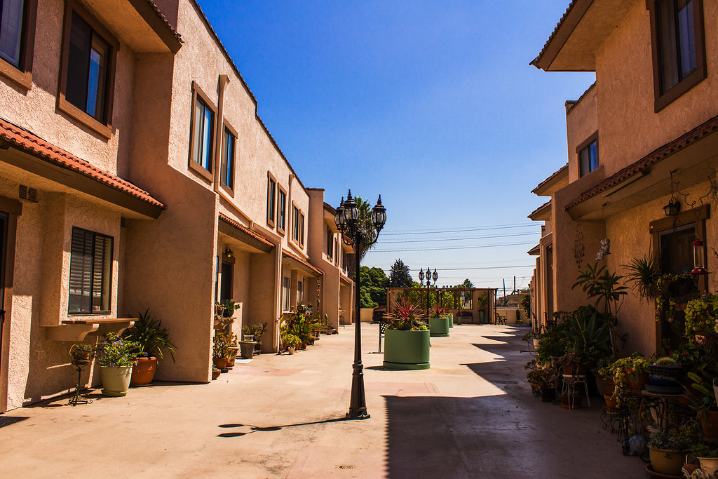 33 Esquire Real Estate Brokerage