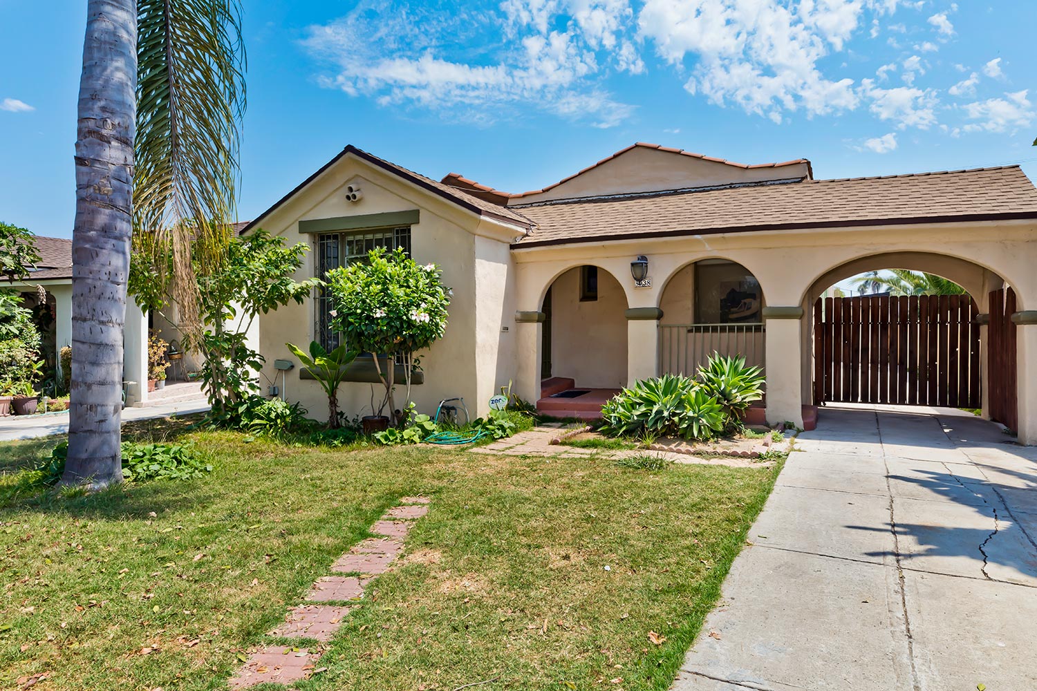 3038 Field Ave. Esquire Real Estate Brokerage