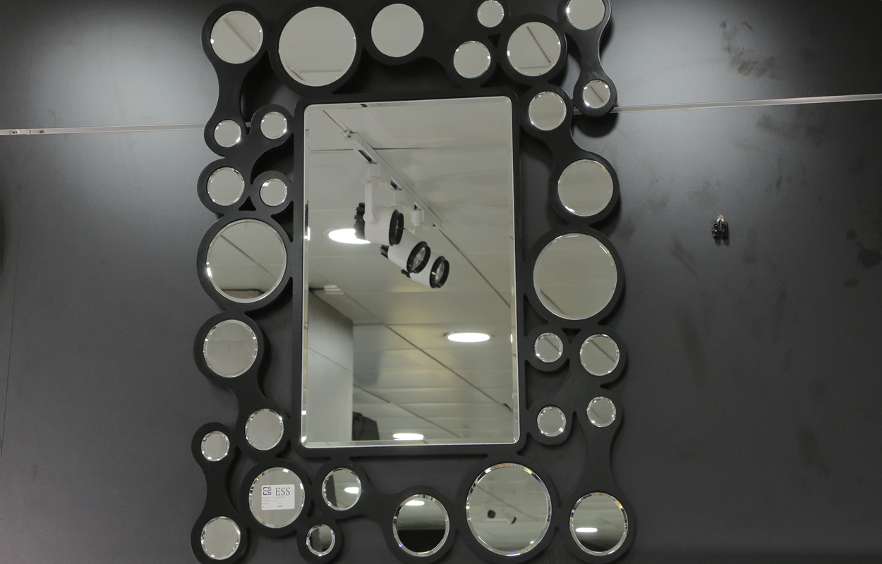 mirrors lebanon, toilet accessories lebanon Carre Parfait