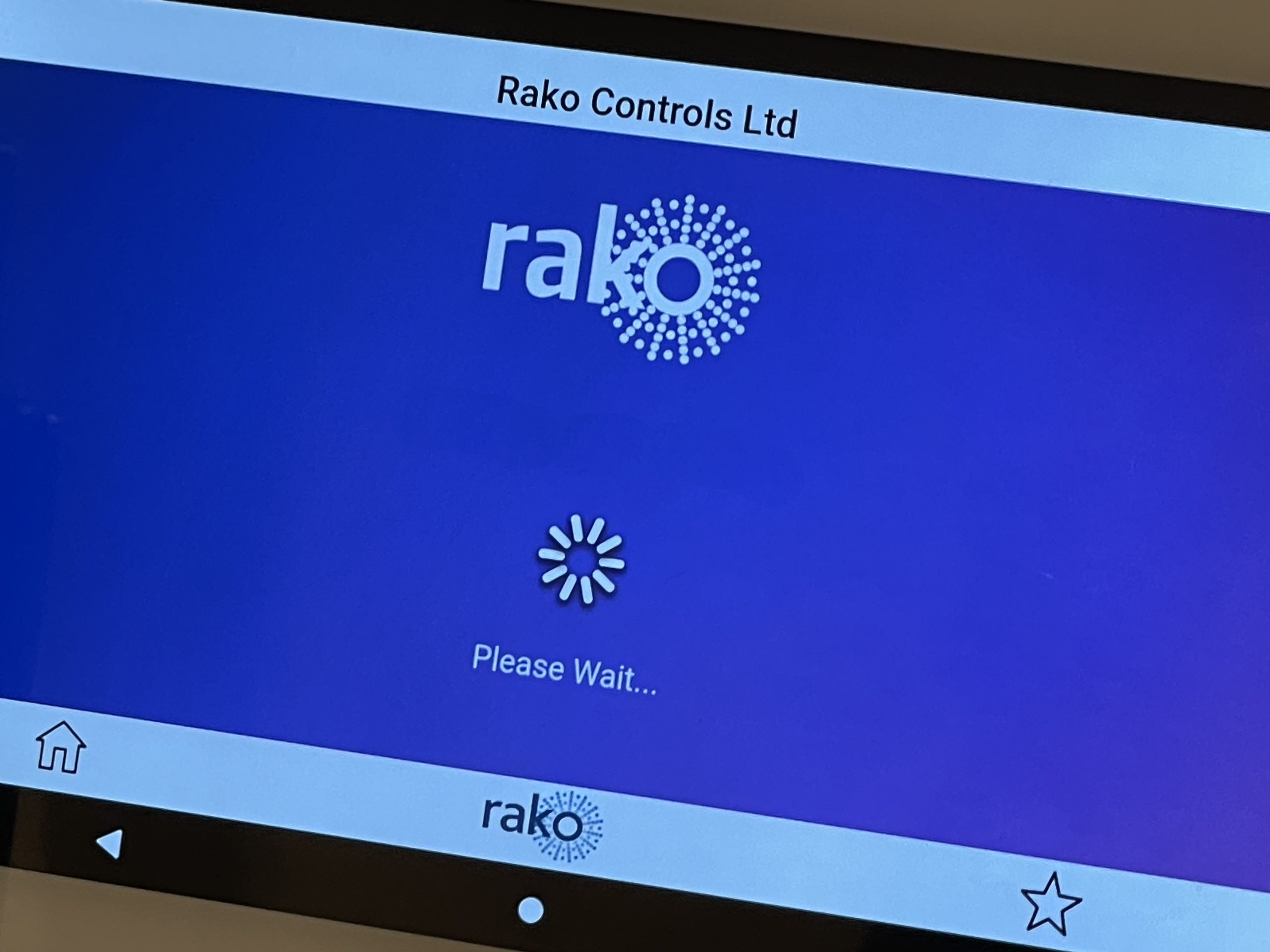 Russound launches the XTS7 Android powered touchscreen