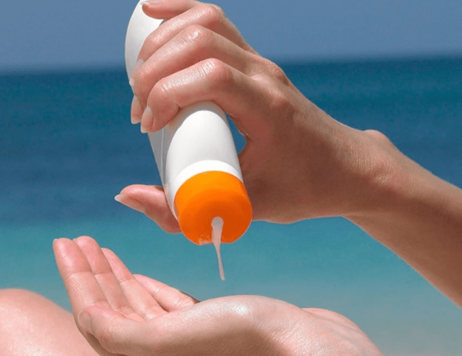 ¿Cuál es el bloqueador solar correcto? Essentials99