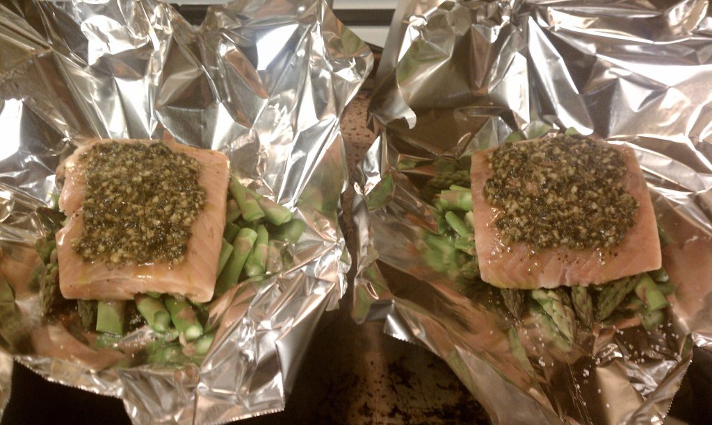 Simple Pesto Salmon and Asparagus Foil Packets