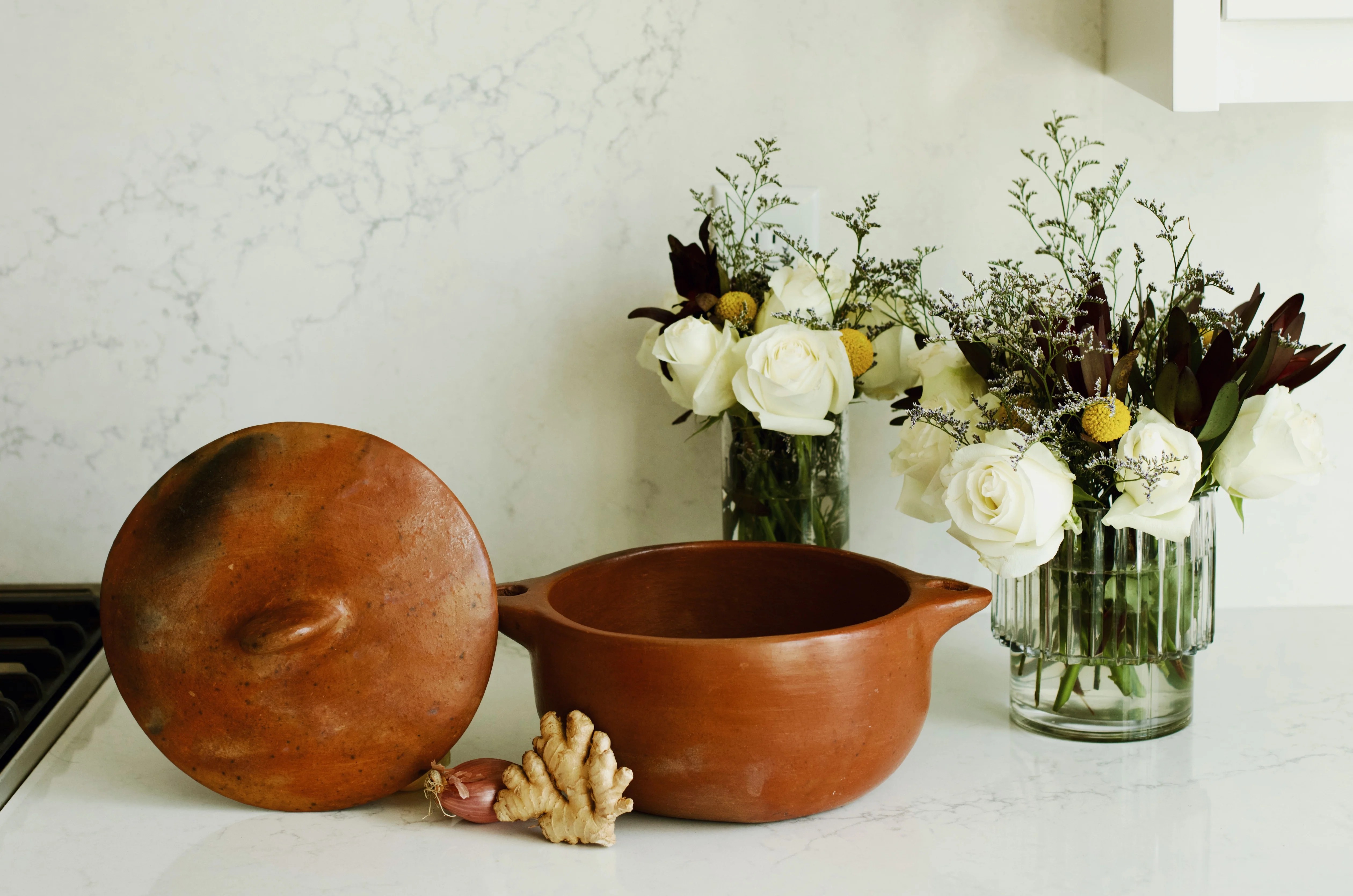 ZÈ Traditional Ceramic Pot & Lid EssieSpice