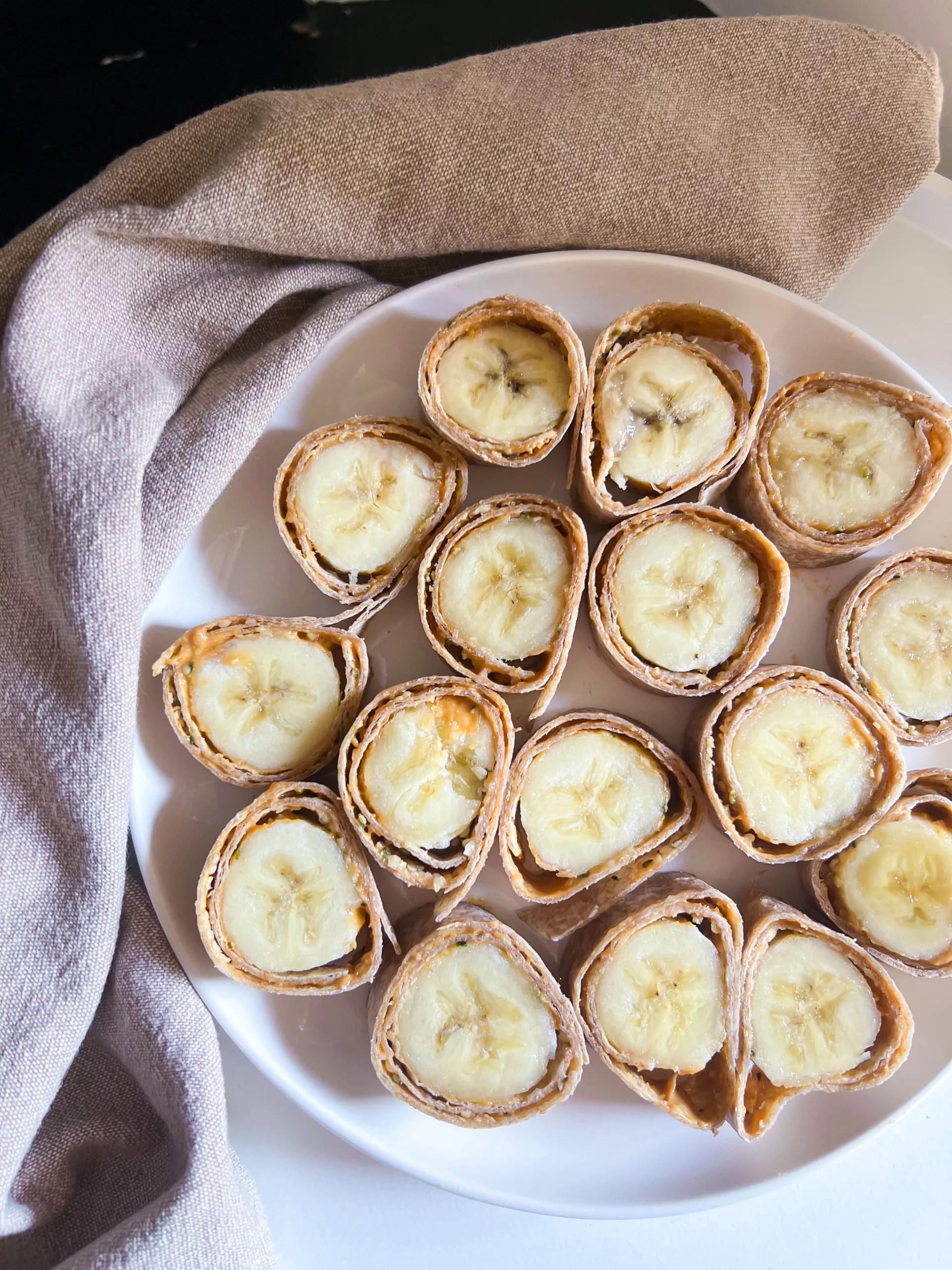 Peanut Butter Banana Roll Ups Under 5 Minutes Essy Cooks