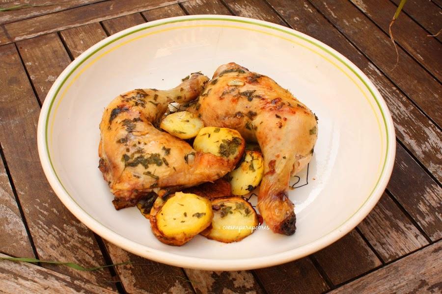 Cuarto trasero de pollo al horno con ajo y perejil Cocina