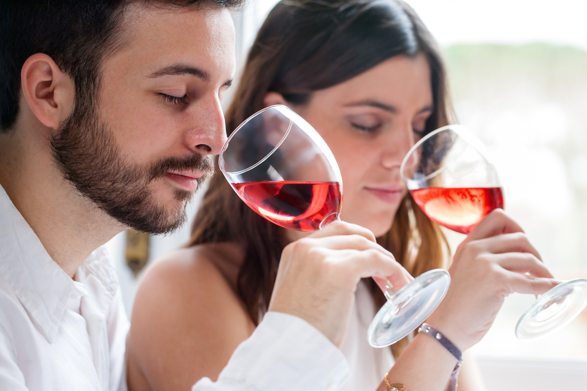 The Do's and Don'ts of Proper Wine Tasting Etiquette Estilo Tendances