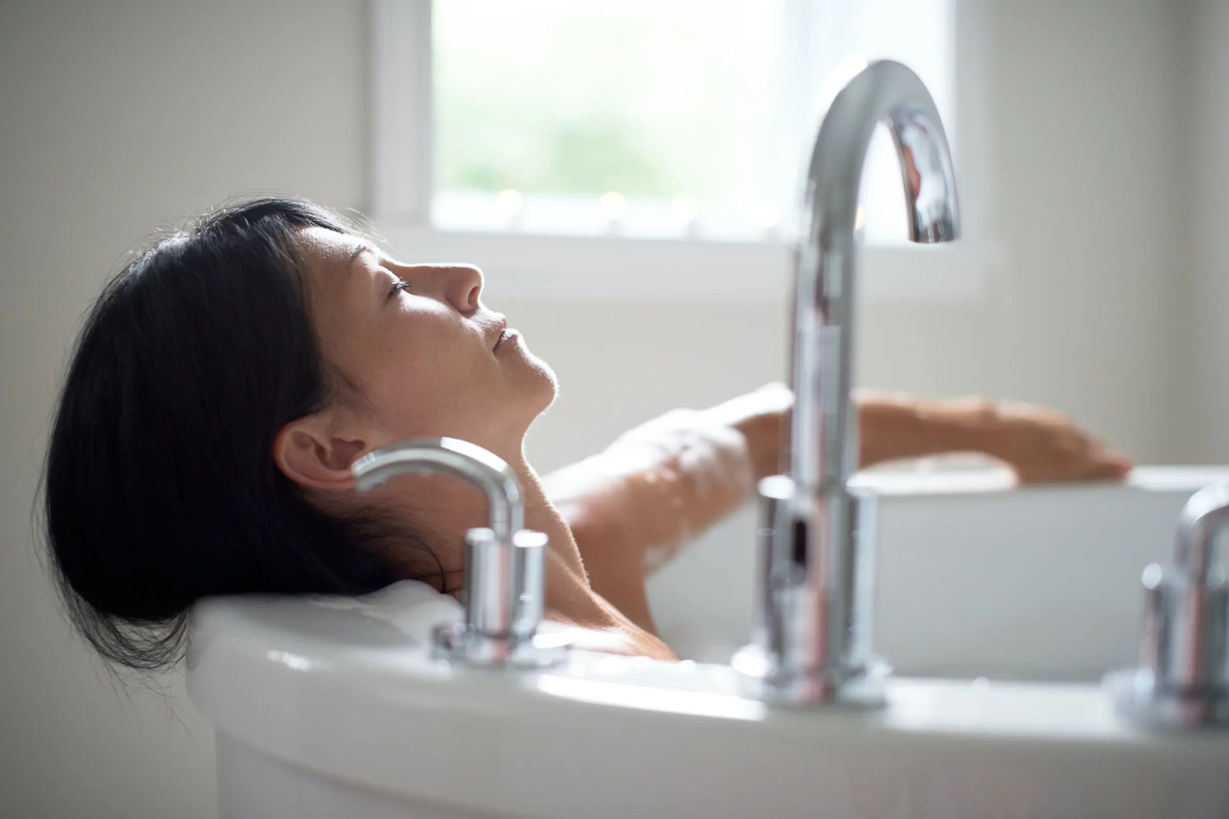 Why a Bath Can Be Healthier Than a Shower Estroden