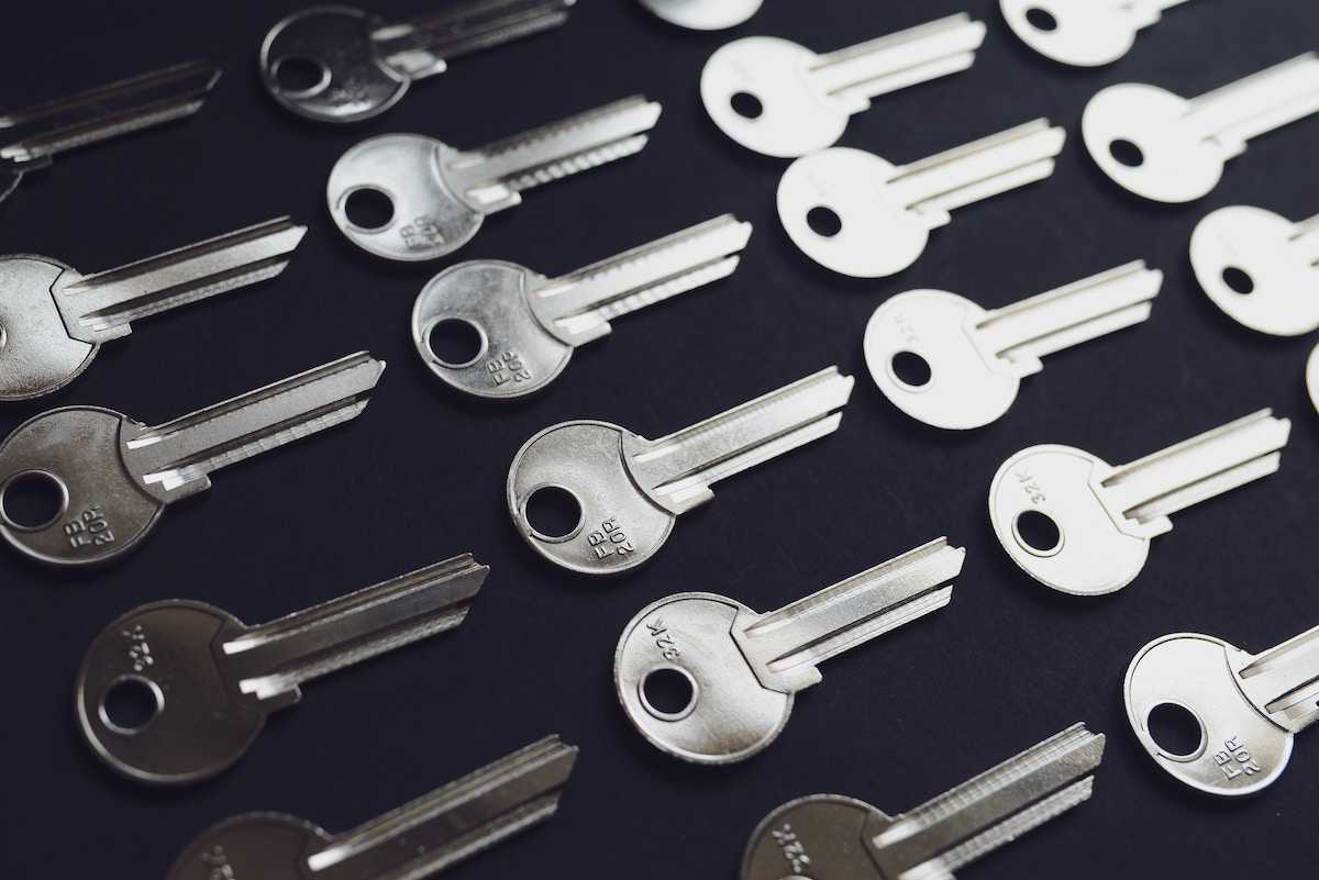 How to use the Snowflake Primary Key Constraint Estuary