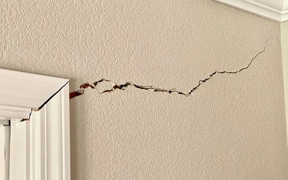 Addressing Drywall Cracks Causes and Fixes in Leander Homes