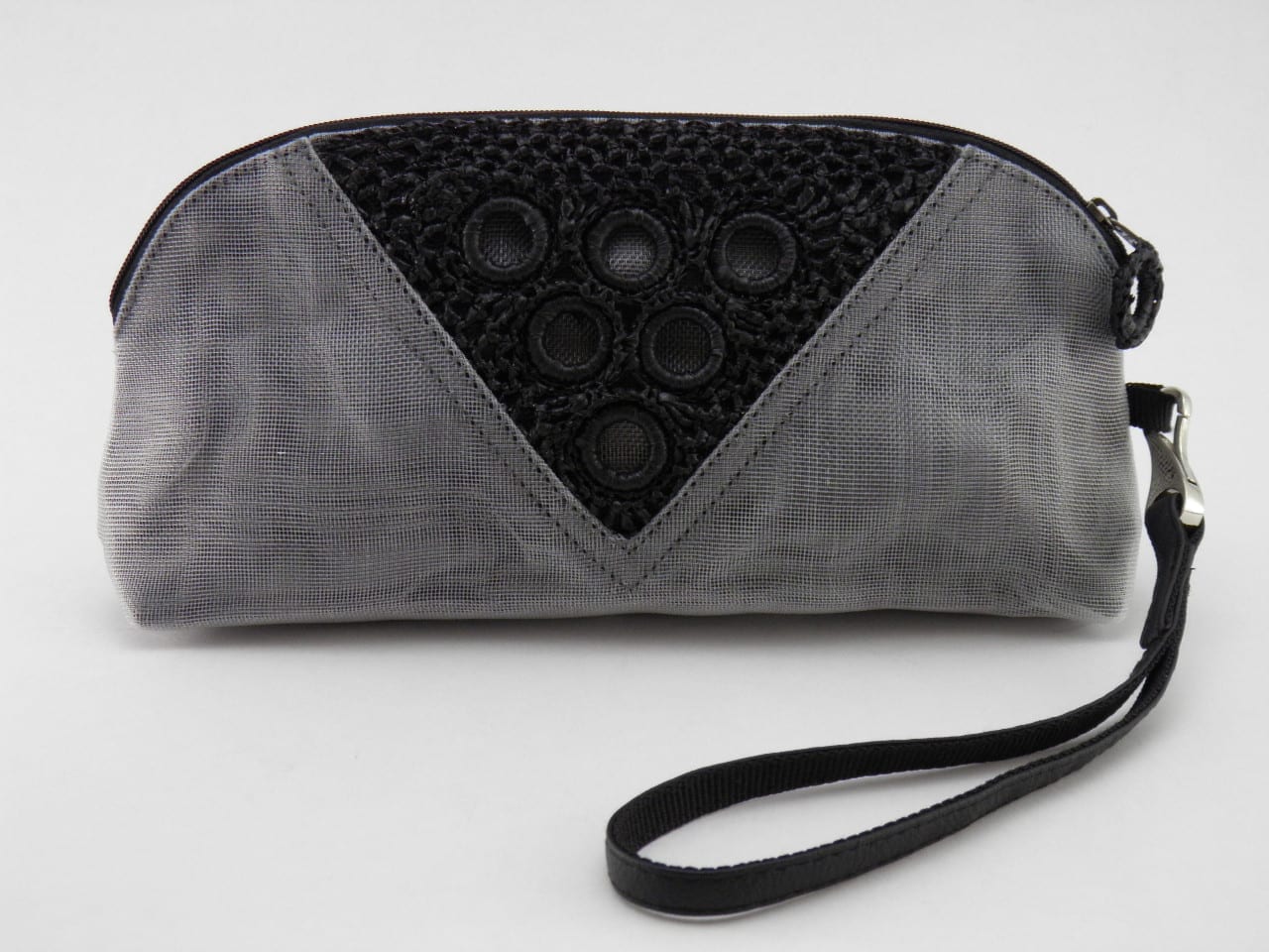 Serif Ecofriendly clutch bag wriststrap Ethic & chic
