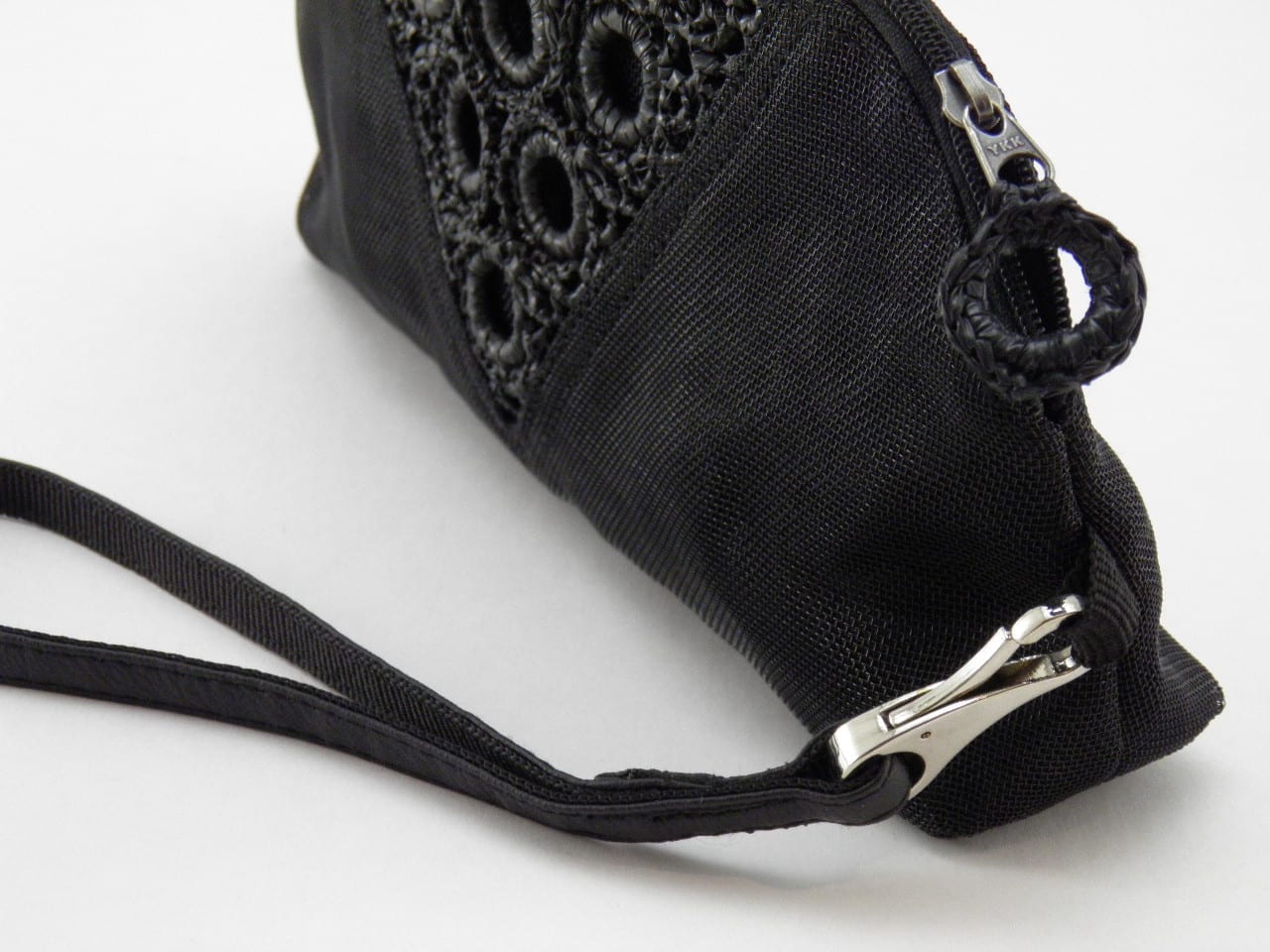 Serif Ecofriendly clutch bag wriststrap Ethic & chic