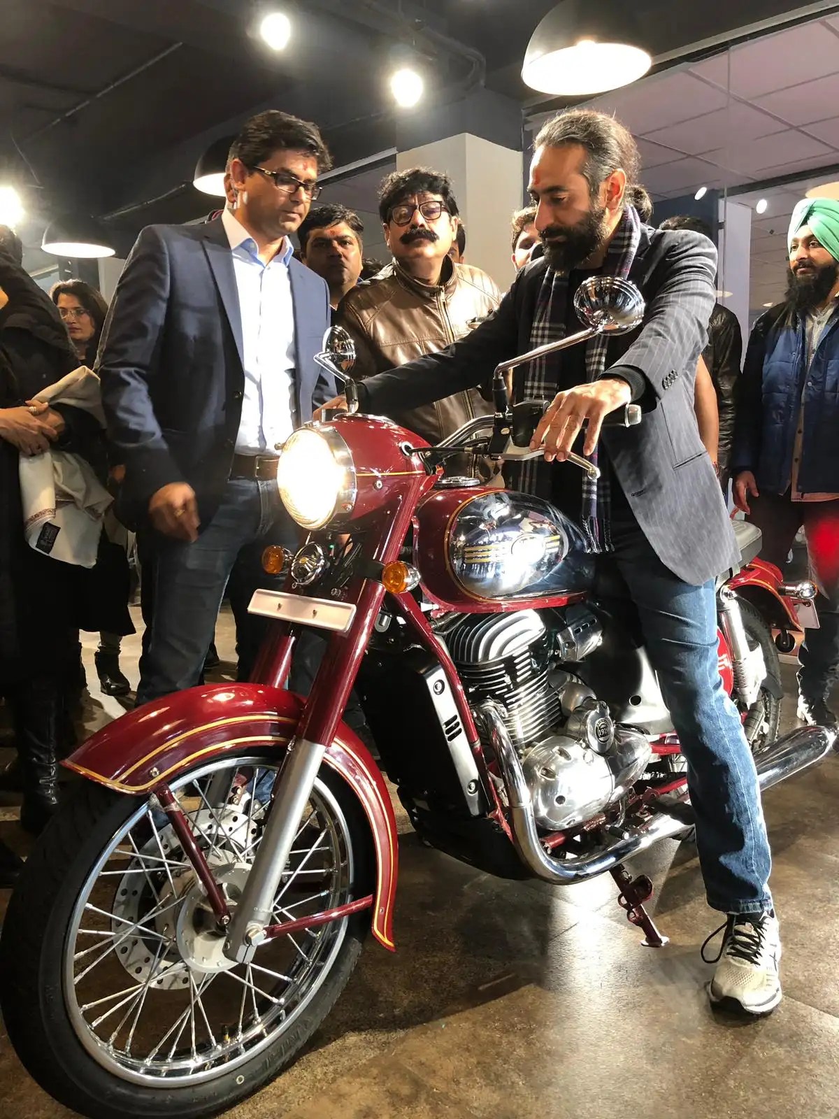 Jawa Bike 2020 Jawa Bike On Road Price In Hyderabad